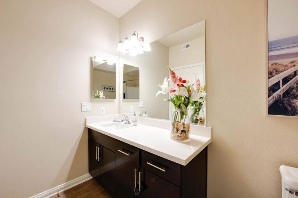 The Nest A Spacious 1 Bedroom Apartment With A Pool View Los Angeles Esterno foto