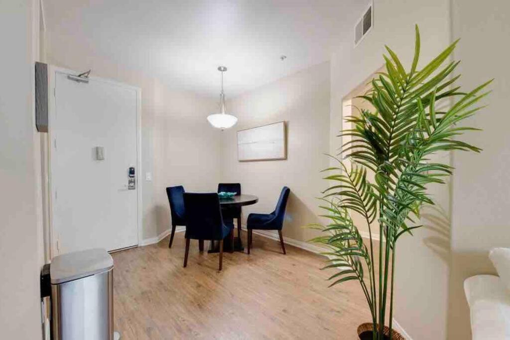 The Nest A Spacious 1 Bedroom Apartment With A Pool View Los Angeles Esterno foto